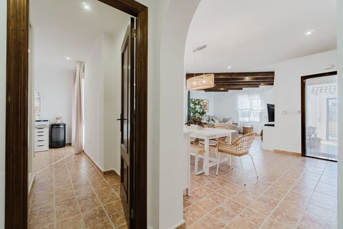 Image No.13-3 Bed Property for sale