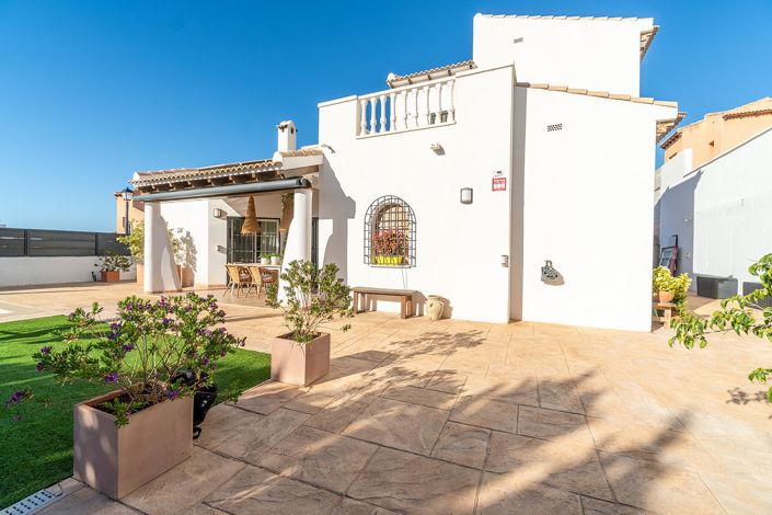 Image No.2-3 Bed Property for sale