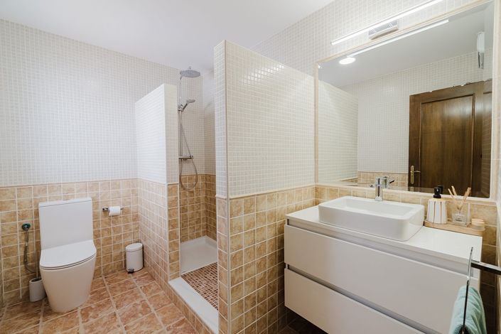 Image No.21-3 Bed Property for sale
