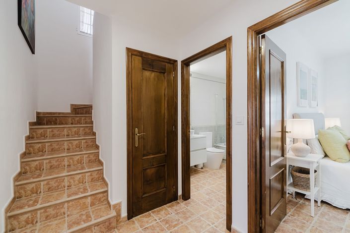 Image No.23-3 Bed Property for sale