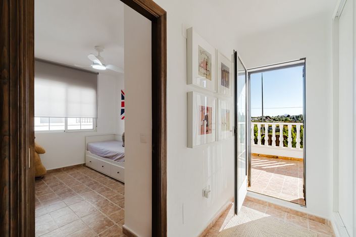 Image No.25-3 Bed Property for sale