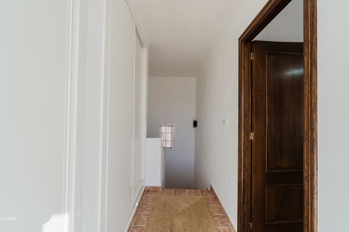 Image No.26-3 Bed Property for sale