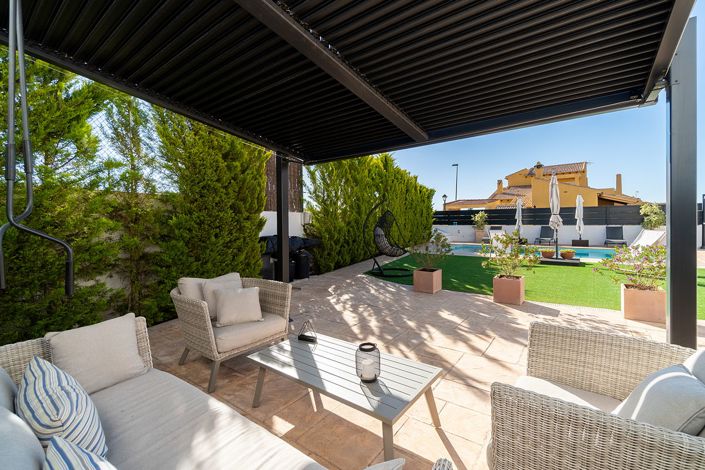 Image No.40-3 Bed Property for sale