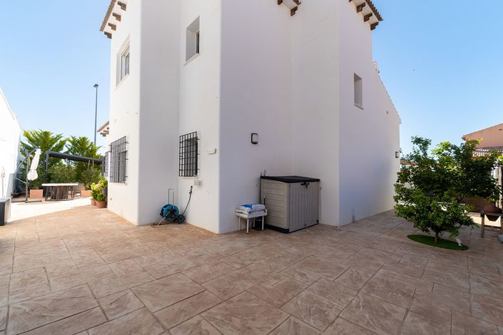 Image No.43-3 Bed Property for sale