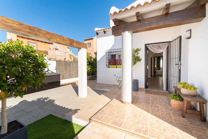 Image No.46-3 Bed Property for sale