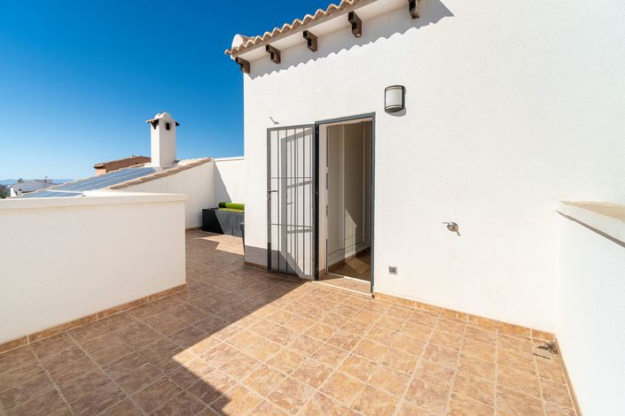Image No.49-3 Bed Property for sale