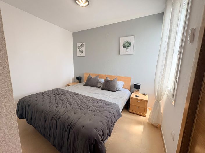 Image No.8-2 Bed Property for sale
