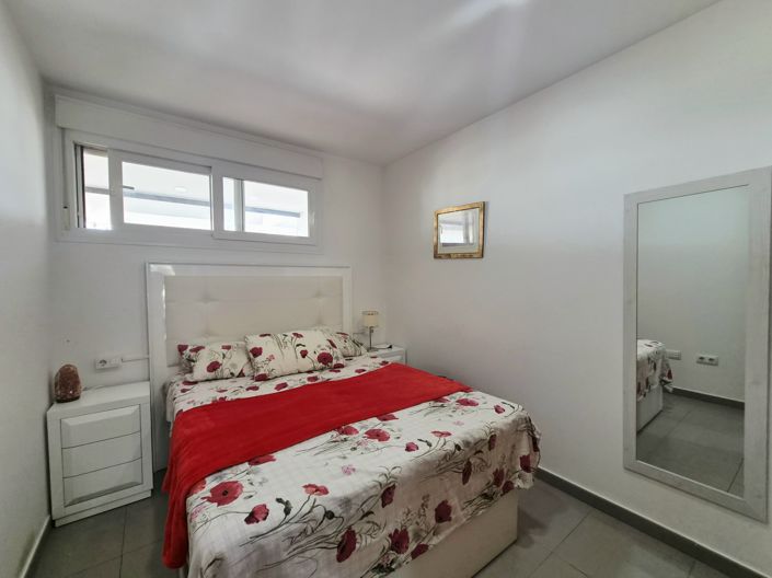 Image No.12-2 Bed Property for sale
