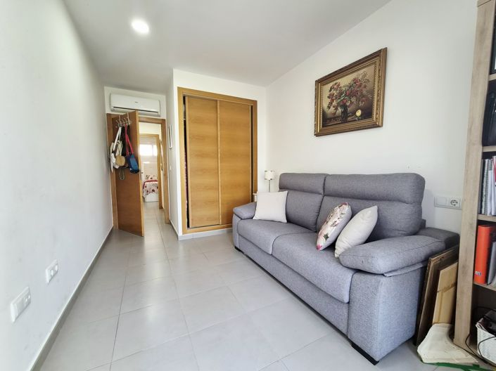 Image No.16-2 Bed Property for sale