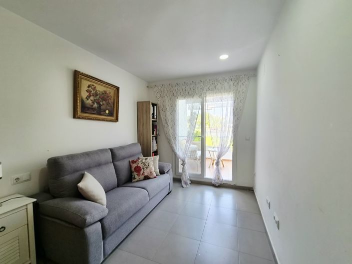 Image No.17-2 Bed Property for sale