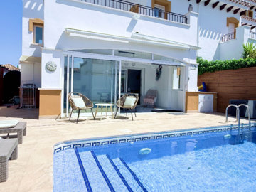 fully-renovated-isla-grosa-villa-pool-mar-men