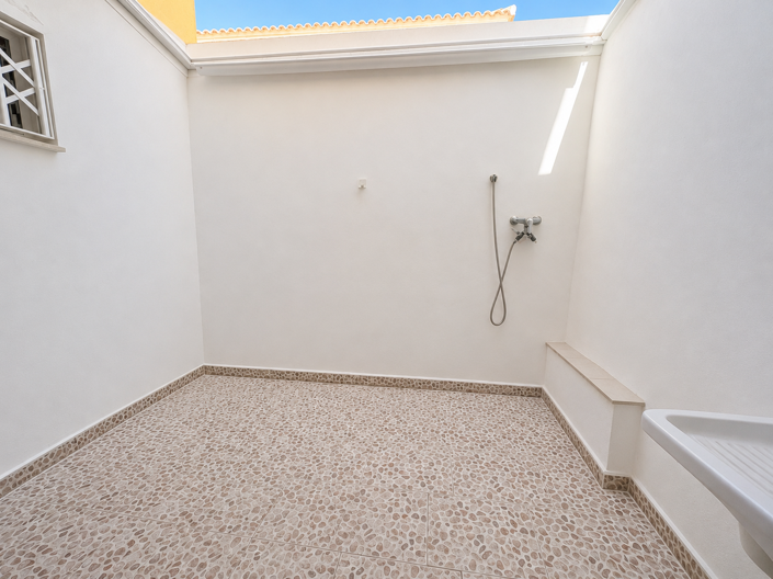 Image No.10-2 Bed Semi-Detached for sale