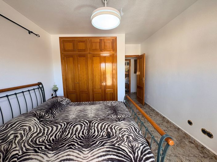 Image No.17-2 Bed Semi-Detached for sale