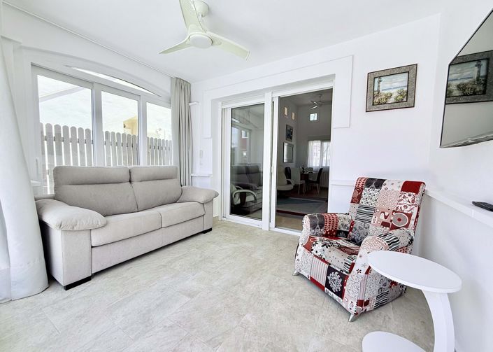 Image No.20-2 Bed Villa / Detached for sale