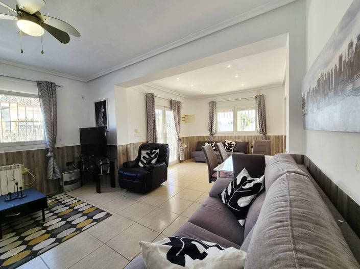 Image No.16-4 Bed Villa / Detached for sale