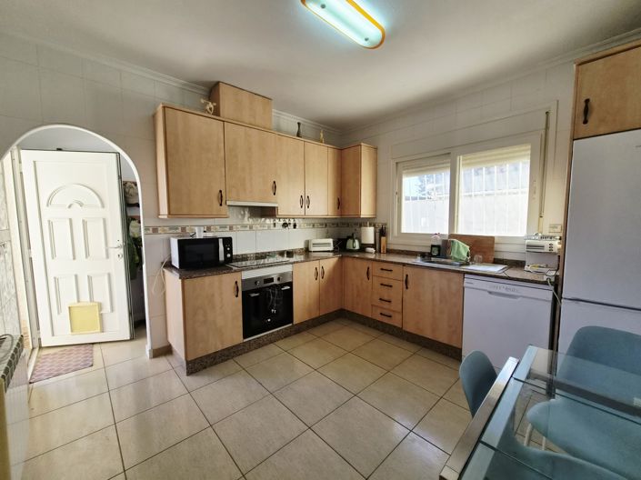 Image No.17-4 Bed Villa / Detached for sale