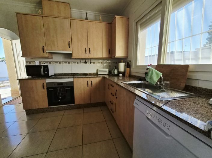 Image No.18-4 Bed Villa / Detached for sale
