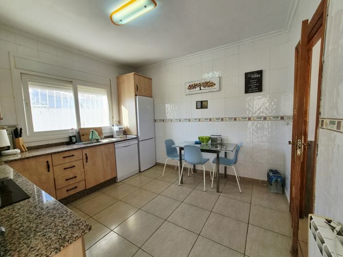 Image No.19-4 Bed Villa / Detached for sale