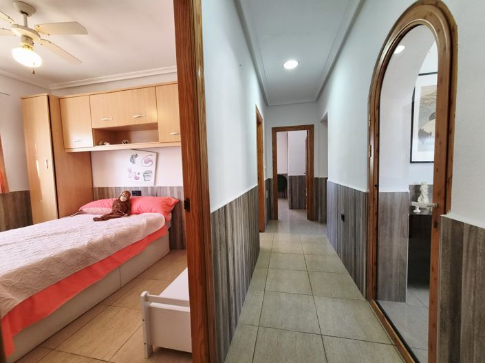 Image No.22-4 Bed Villa / Detached for sale