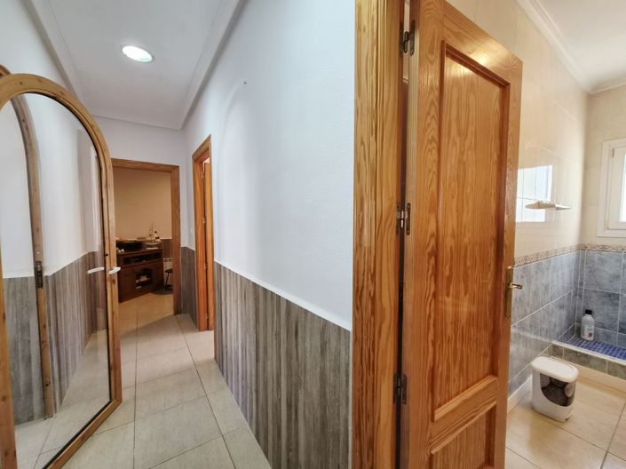 Image No.25-4 Bed Villa / Detached for sale
