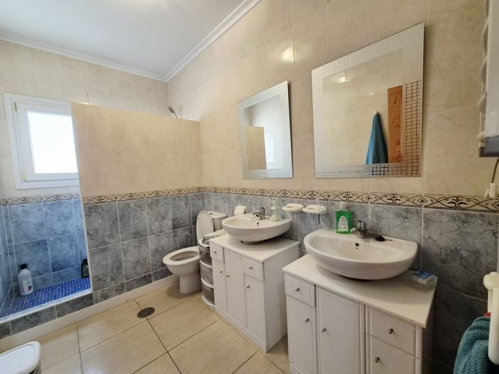 Image No.26-4 Bed Villa / Detached for sale