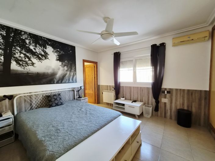 Image No.27-4 Bed Villa / Detached for sale