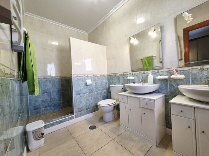 Image No.30-4 Bed Villa / Detached for sale