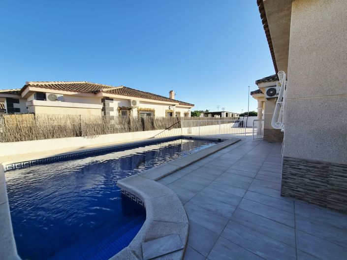 Image No.4-4 Bed Villa / Detached for sale