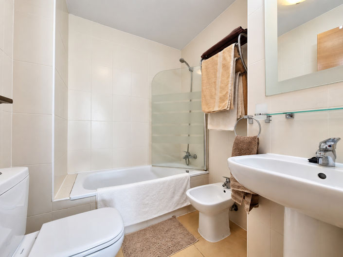 Image No.4-2 Bed Property for sale