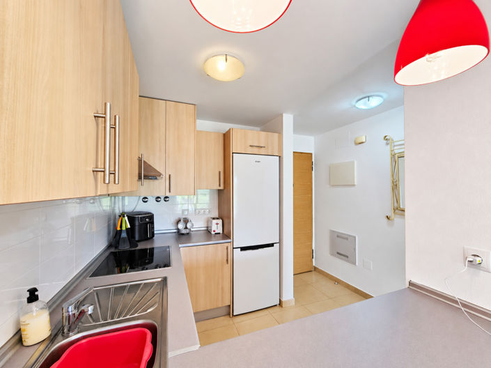 Image No.10-2 Bed Property for sale
