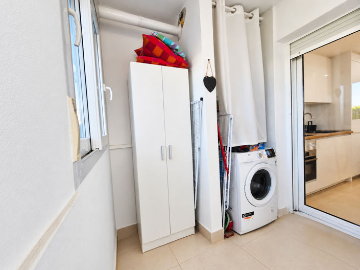 Image No.16-2 Bed Townhouse for sale