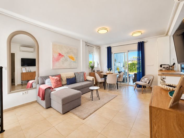 Image No.6-2 Bed Townhouse for sale