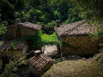tuscan-mill-farmhouse-for-sale-46