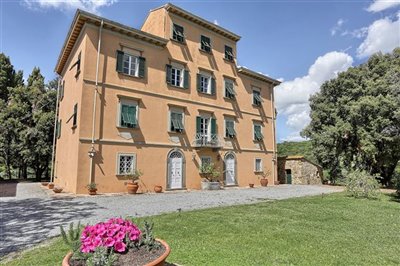 1 - San Vincenzo, Villa