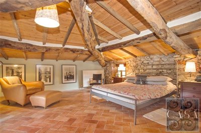 11-borgo-puccini-casa-grande-master-bedroom