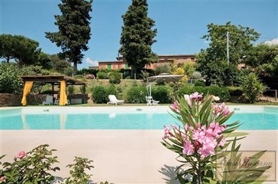 farmhouse-with-panoramic-pool-28