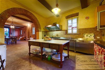 luxury-tuscan-villa-for-sale-3-1200