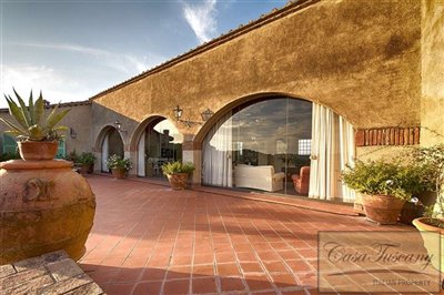 luxury-tuscan-villa-for-sale-15-1200