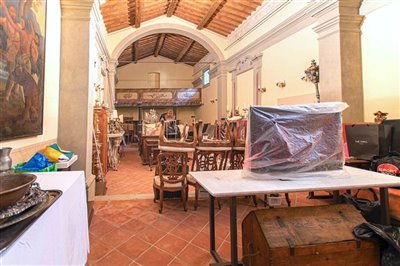 villa-for-sale-near-arezzo-19-1200