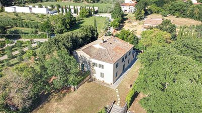 villa-for-sale-near-arezzo-2-1200