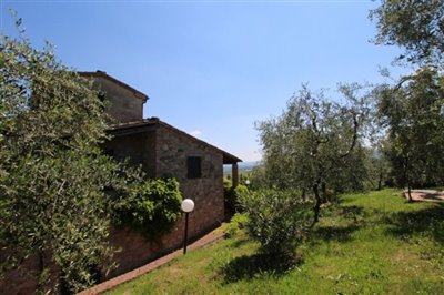 tuscan-farmhouse-for-sale-v2865m-6