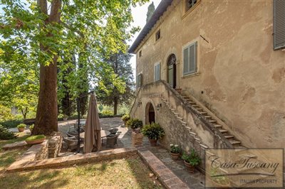 v5339m-historic-villa-for-sale-near-lari-pisa