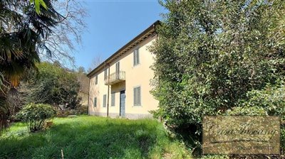 attractive-villa-with-land-on-bagni-di-lucca-