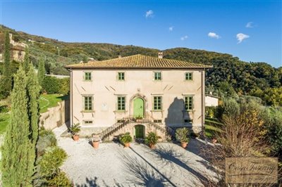 ancient-villa-for-sale-near-lucca-tuscany-17