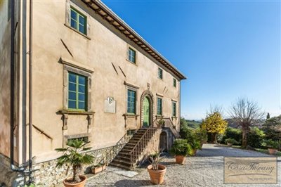 ancient-villa-for-sale-near-lucca-tuscany-14
