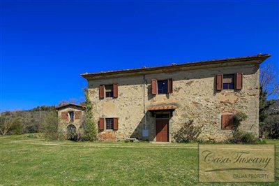 property-for-sale-near-castelfranco-di-sopra-