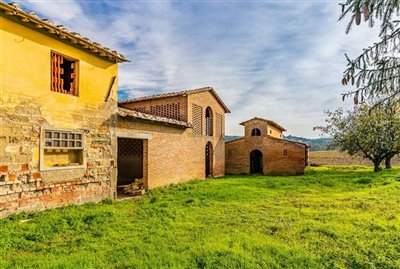 tuscan-renovation-opportunity-2-1200