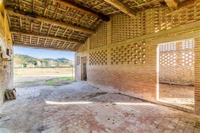 tuscan-renovation-opportunity-13