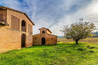 tuscan-renovation-opportunity-1-1200