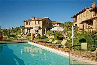 tuscan-borgo-apartment-with-pool-for-sale-2-1